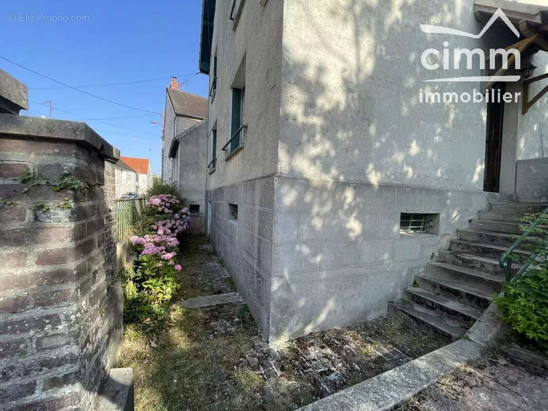 Maison à COULOMMIERS
