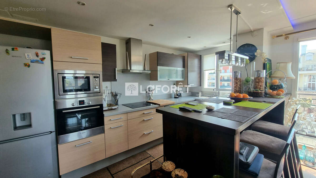 Appartement à VILLENEUVE-LA-GARENNE