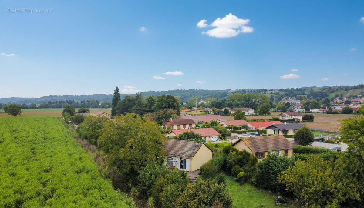 Maison à SAINT-JEAN-DE-BOURNAY