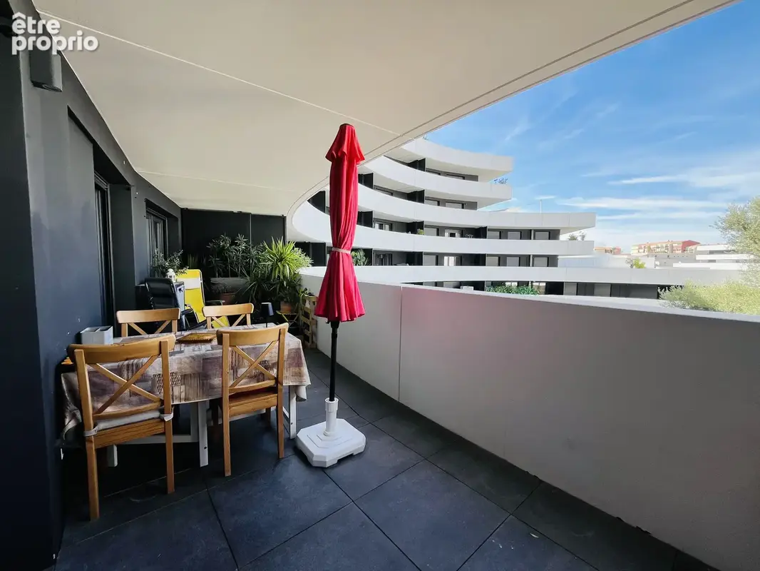 LE CAP D'AGDE - CENTRE PORT - T2 récent avec grande terrasse et garage - photo 7