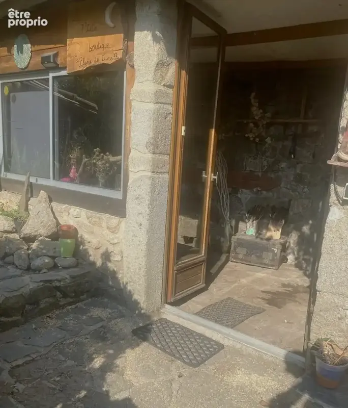Belle maison Ardéchoise avec gîtes sur le terrain de 9950m² - photo 12