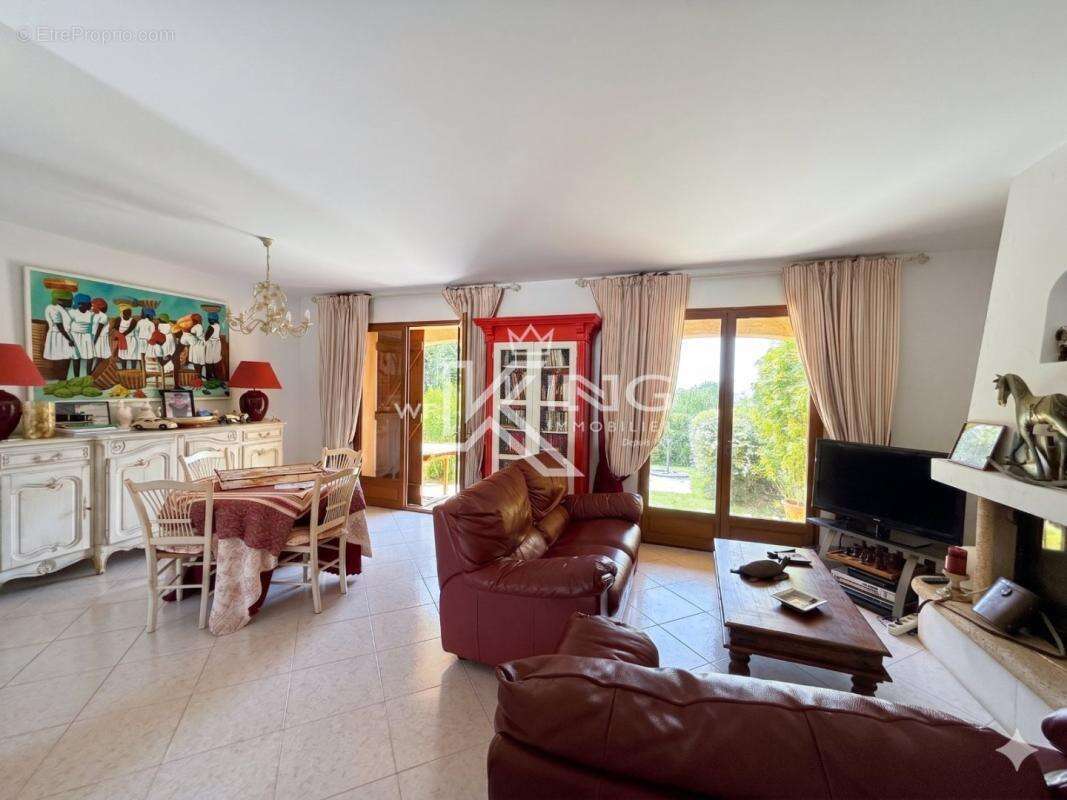Maison à FREJUS