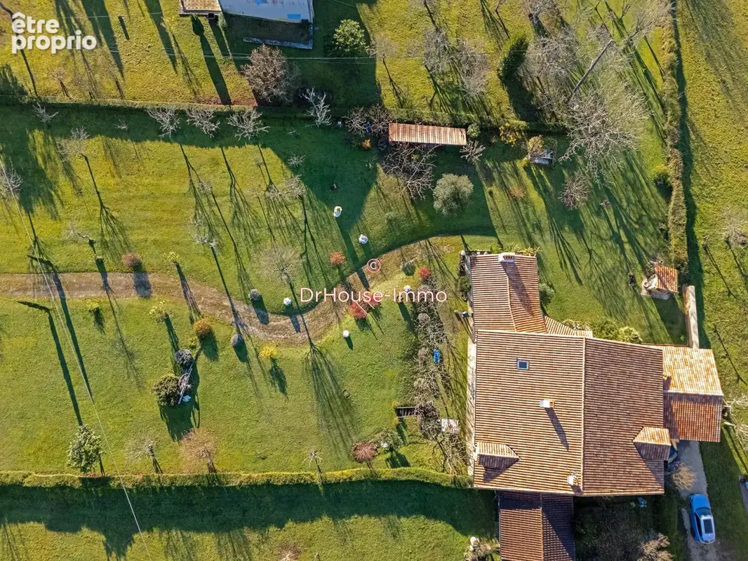 Maison 299 m² à Saint-Astier  - photo 2