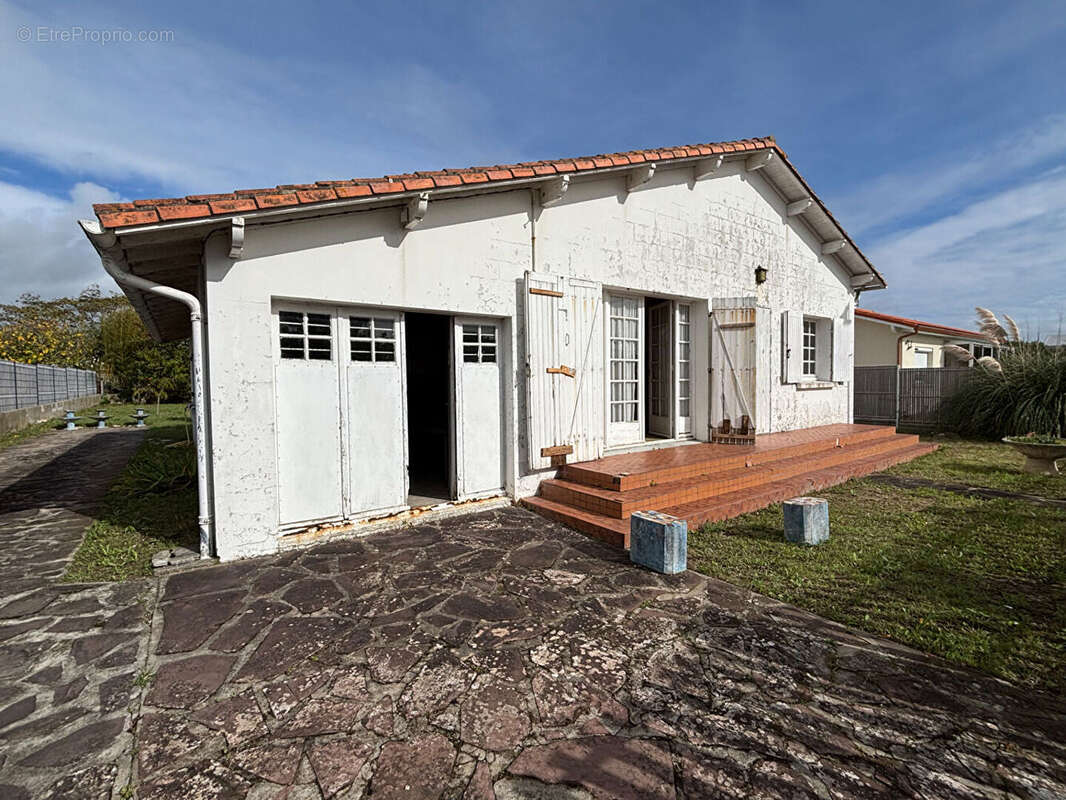 Maison à VAUX-SUR-MER