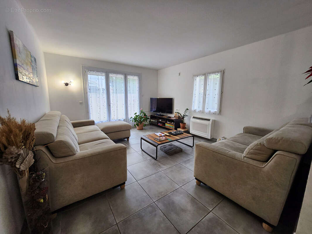 Autre à CHATEAUNEUF-DE-GADAGNE