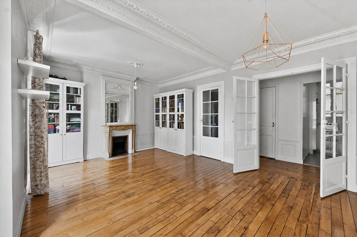 Appartement à PARIS-15E