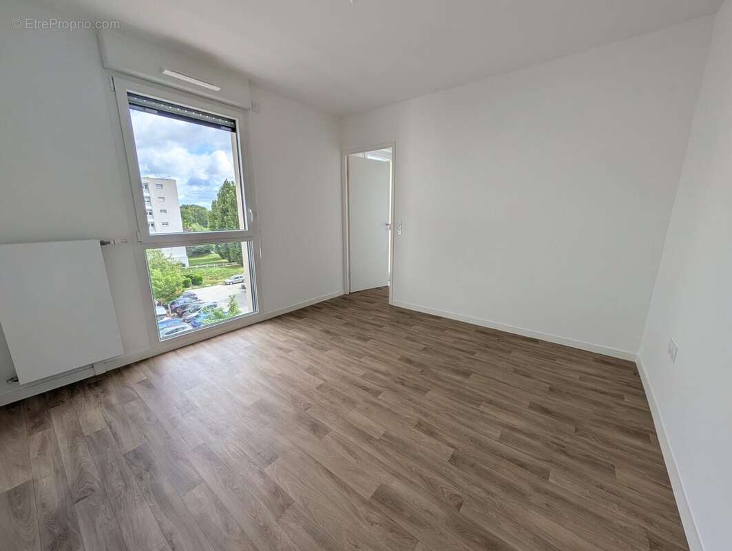 Appartement à LES CLAYES-SOUS-BOIS