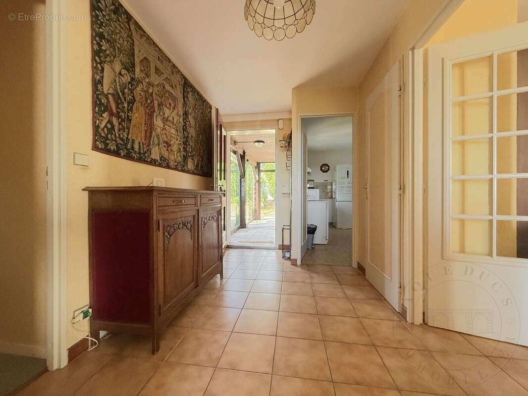 Maison 144 m² à Chaponost  - photo 3