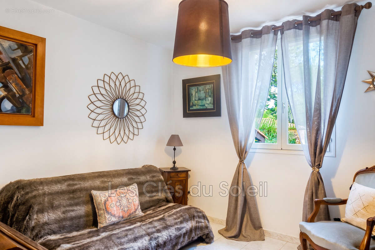Maison 133 m² à Hyeres  - photo 8