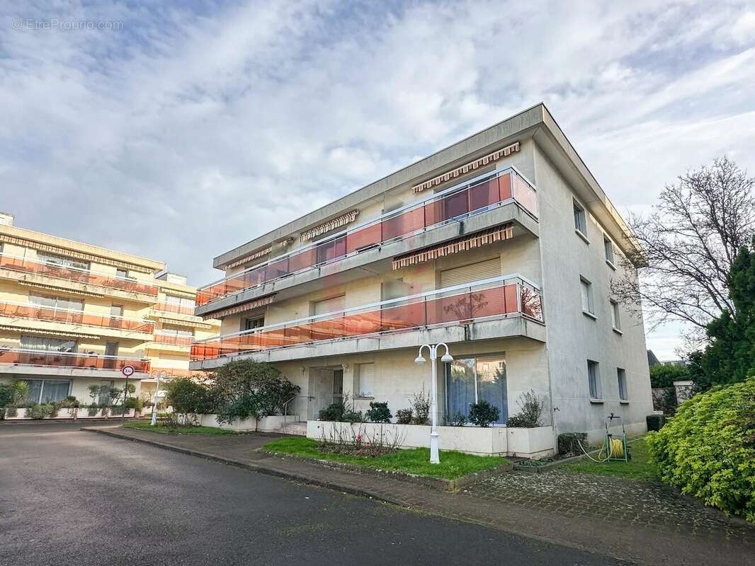 Appartement à BOURG-LA-REINE