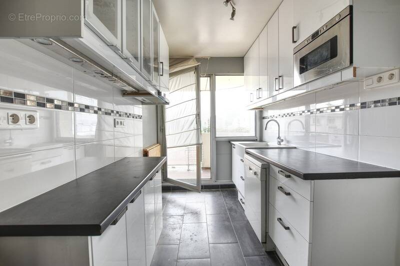 Appartement à COURBEVOIE