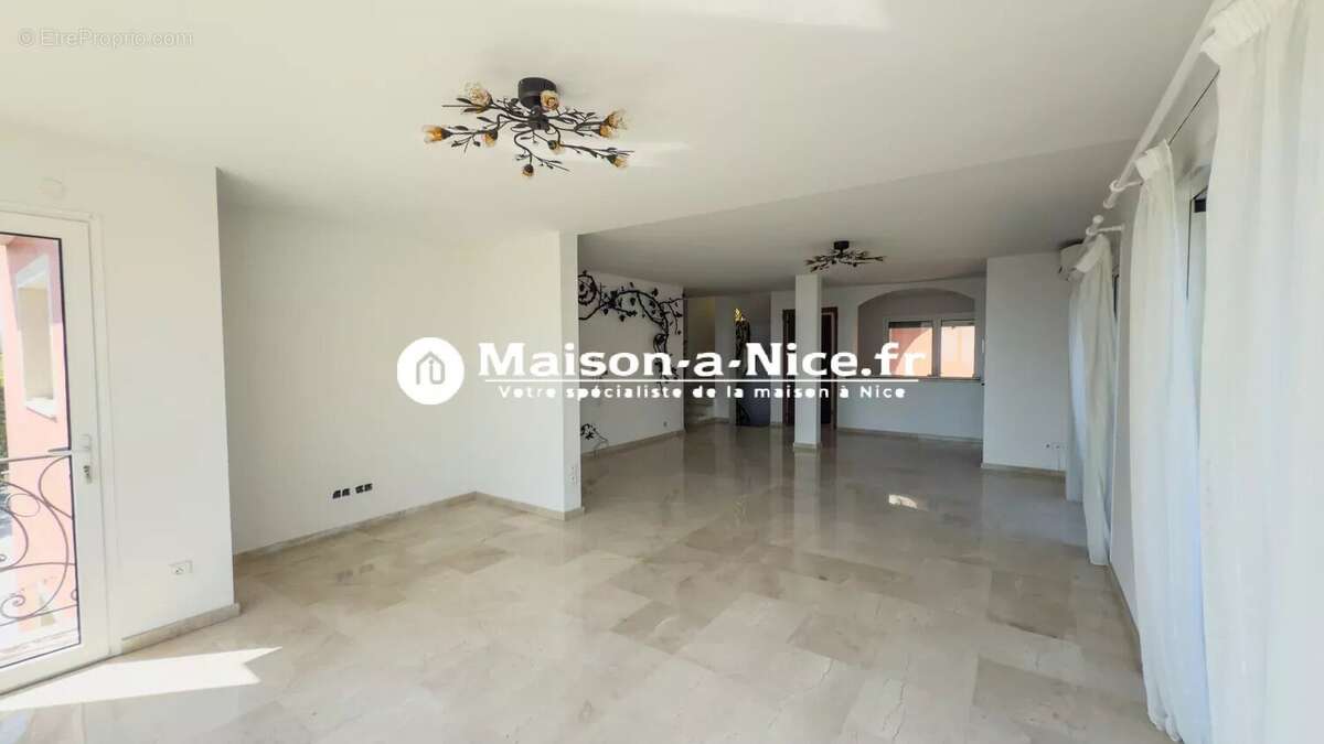 Maison à LA TURBIE