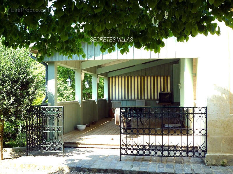 Maison à FARGUES-SAINT-HILAIRE