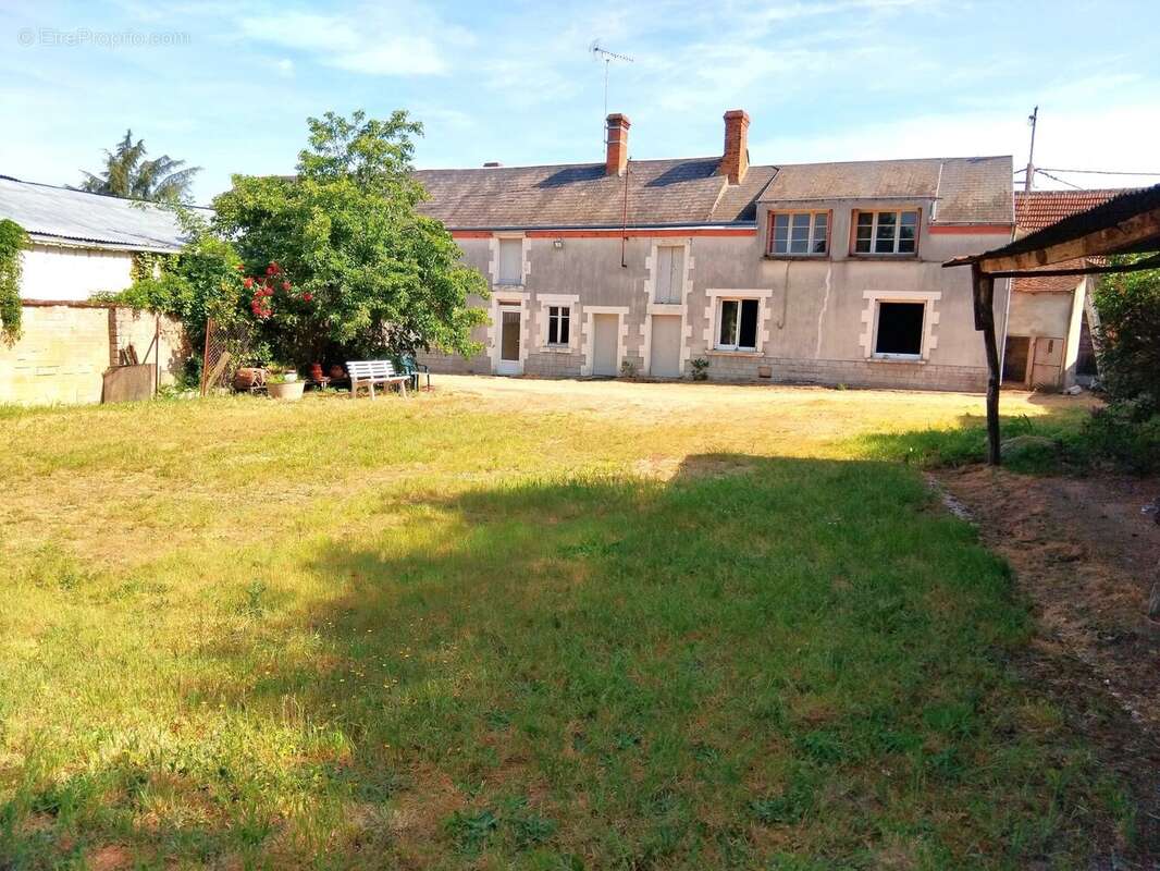 Appartement à CLERY-SAINT-ANDRE
