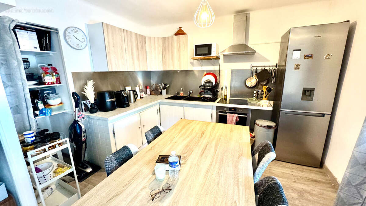 Appartement à ENTRAIGUES-SUR-LA-SORGUE