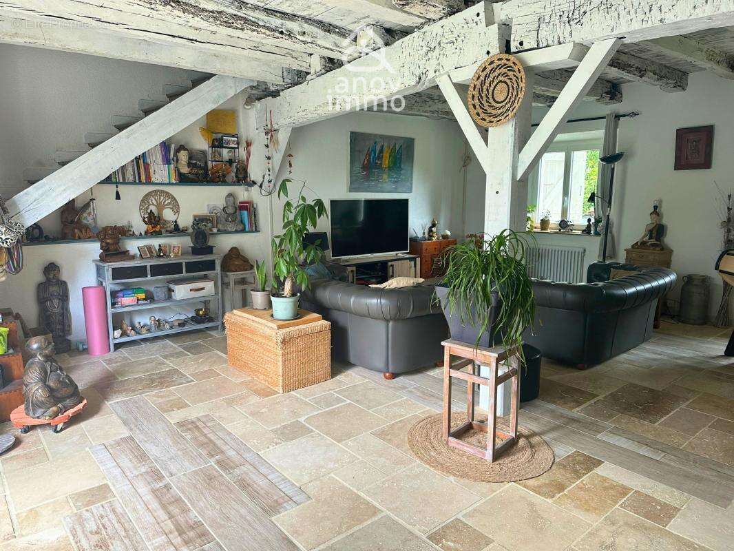Maison à LESCOUSSE