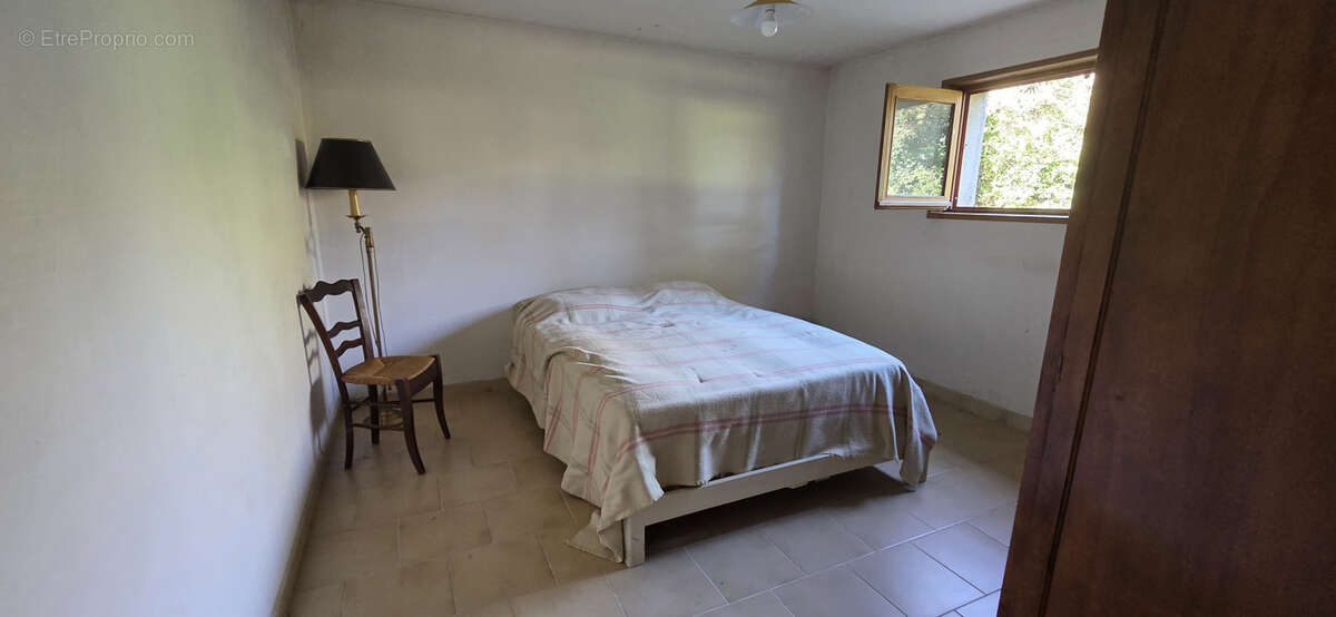 Maison familiale avec 6 chambres et grand terrain - photo 6