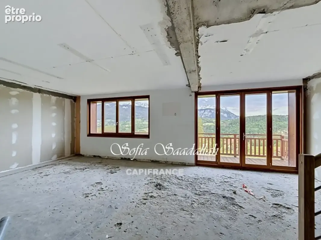 Appartement T4 duplex en plateau dans résidence entièrement rénovée – Vue Mont-Blanc – Dernier étage - photo 2