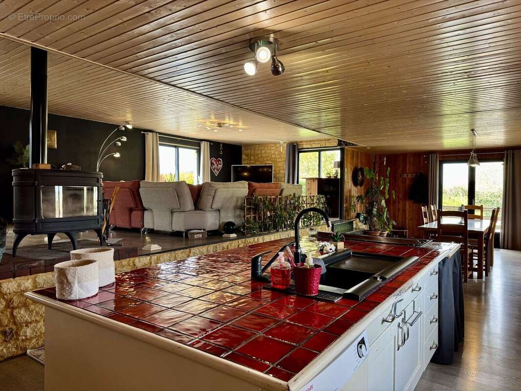 IMG2285 - Maison à MEYRALS