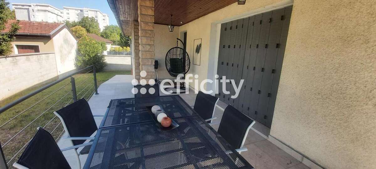 Maison à VAULX-EN-VELIN