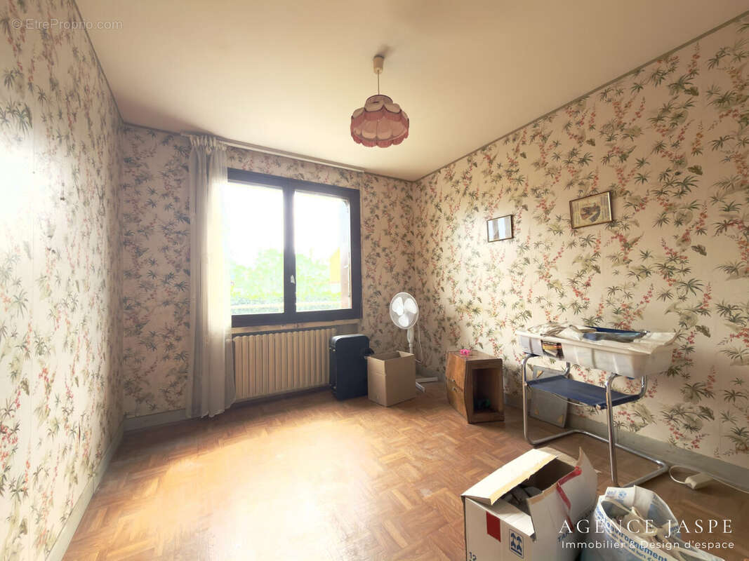 Maison à SURY-LE-COMTAL