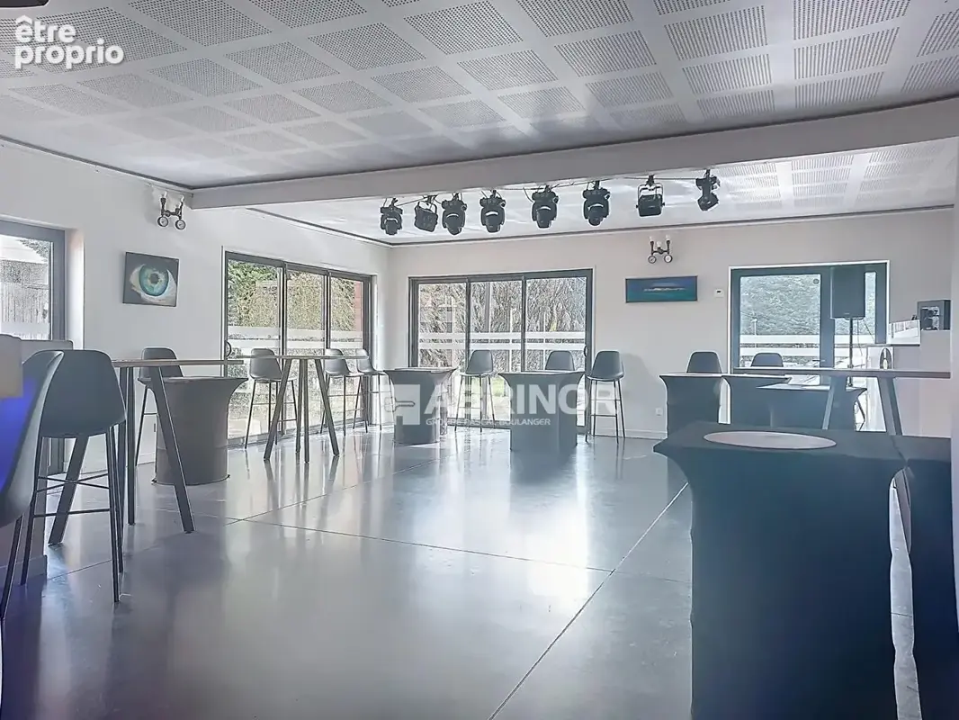 LOCAL COMMERCIAL de 384m² sur une parcelle de 2700m² - photo 6
