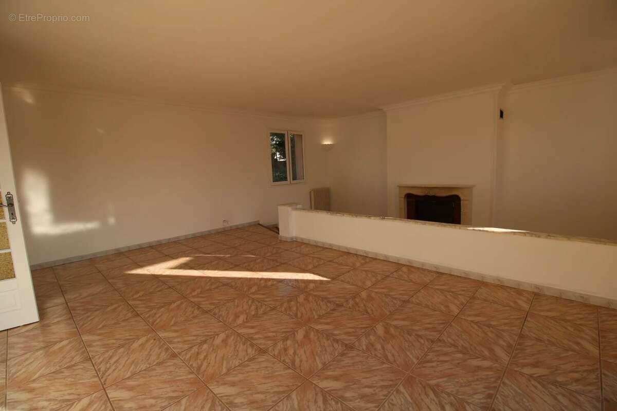 Maison à PEYMEINADE