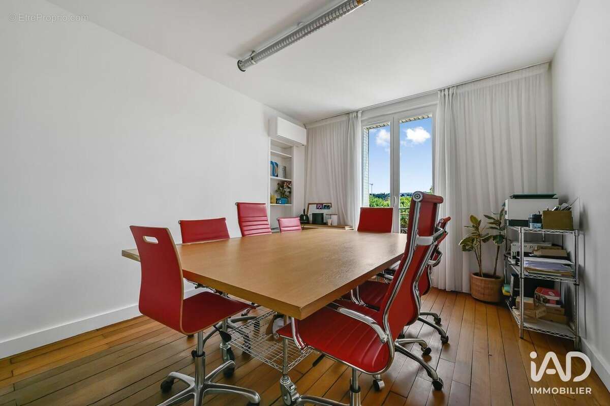 Photo 8 - Commerce à SAINT-MAUR-DES-FOSSES