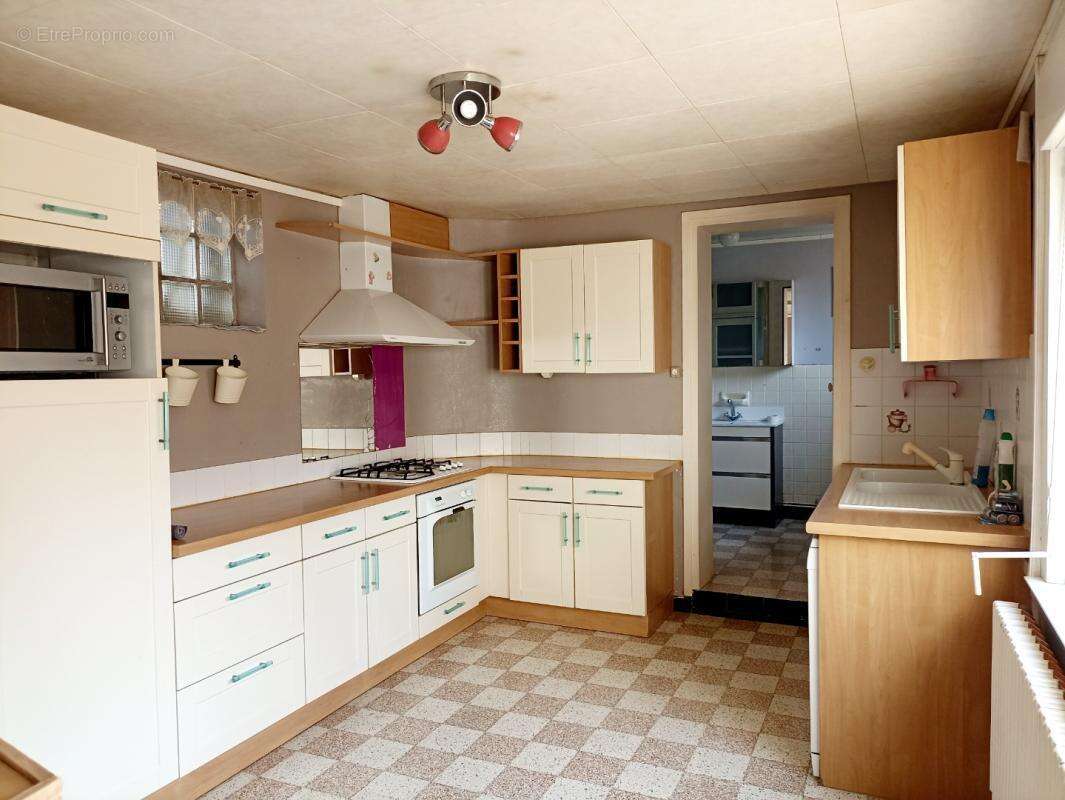 Maison 6 pièces / 102 m² / 94 000 EUR / SAINT-HILAIRE-LEZ-CAMBRAI - photo 6