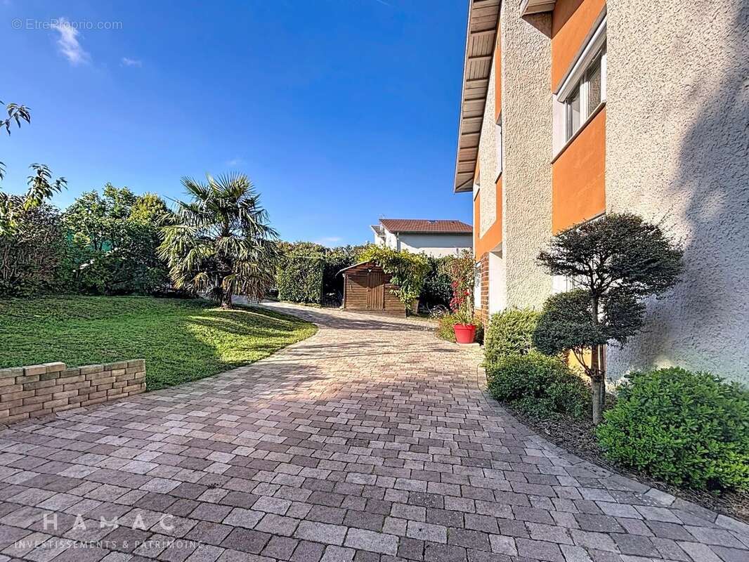 Maison à SAINTE-FOY-LES-LYON