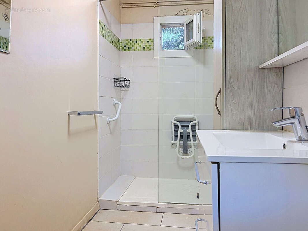 Villeneuve-lès-Avignon  Maison 150 m² sur 775 m² de terrain - photo 8