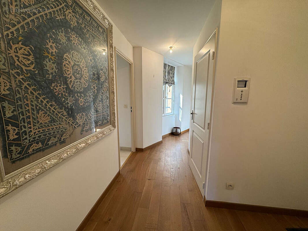 Appartement à MARSEILLE-2E