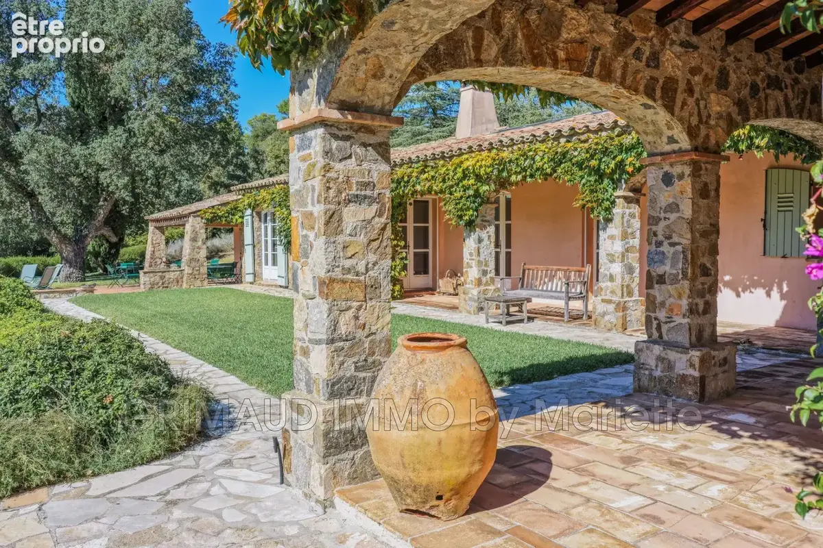 Maison 8 pièces 249 m² à vendre à Plan-De-La-Tour (83120) - photo 4