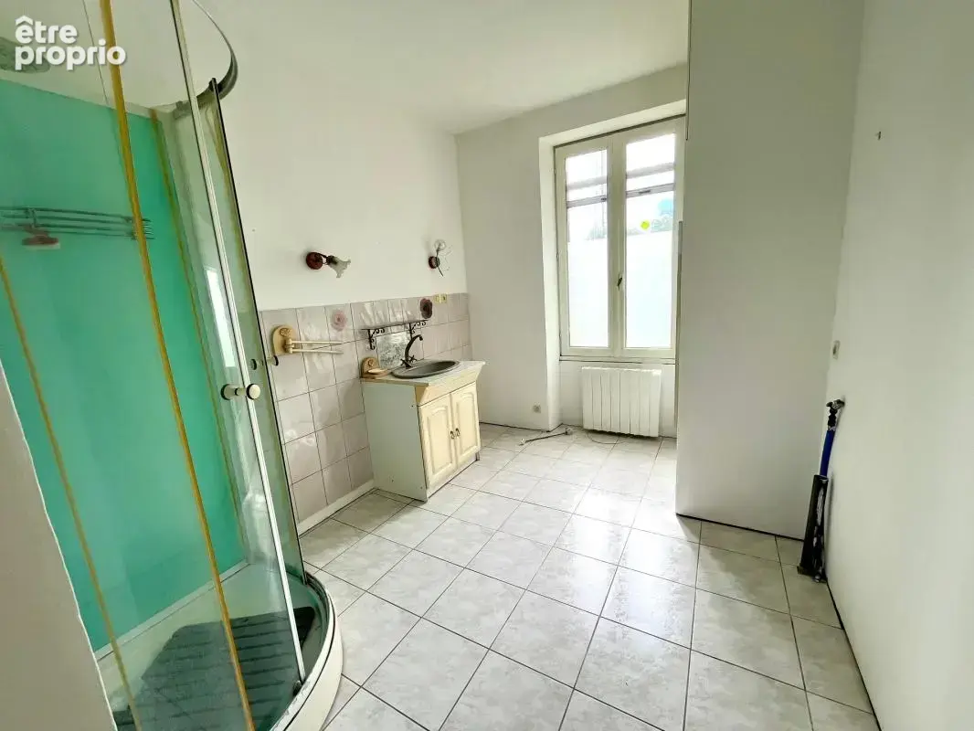 Maison de Village en Pierre / 505m2 avec véranda et garage attenant - photo 5