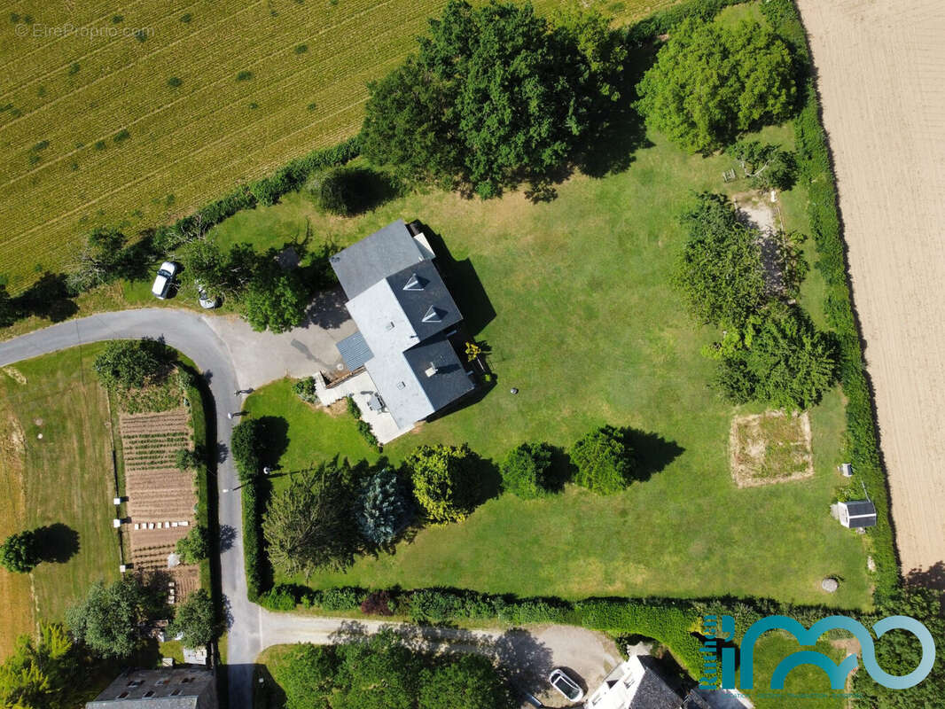 Maison à CALMONT