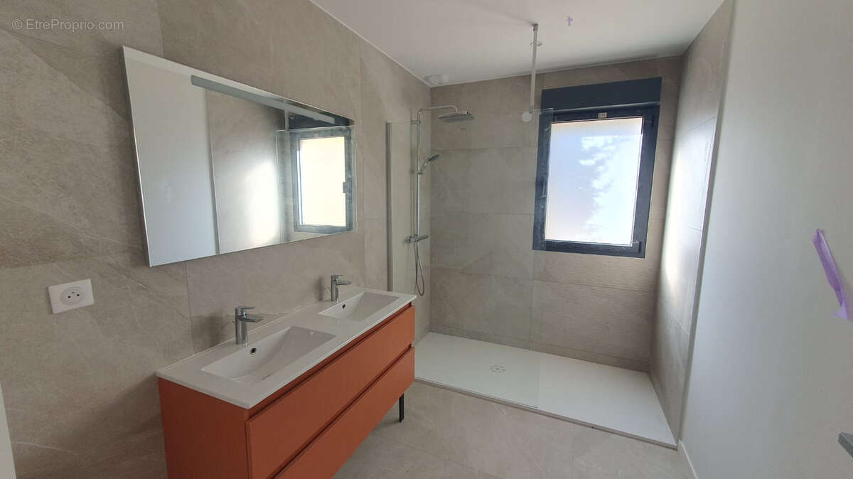 Maison à PLAN-DE-LA-TOUR