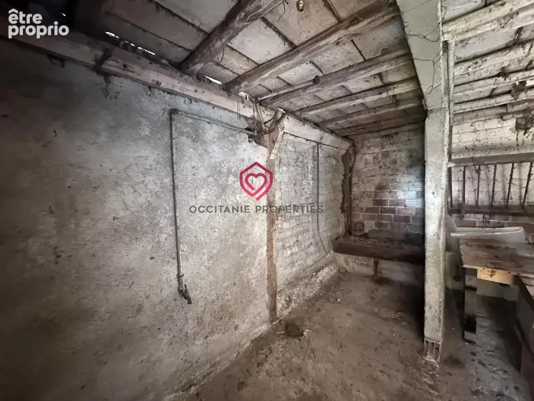 Propriété de caractère à rénover avec dépendances - photo 21