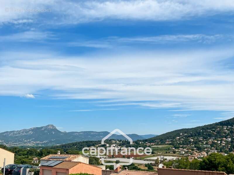 Maison à CARQUEIRANNE