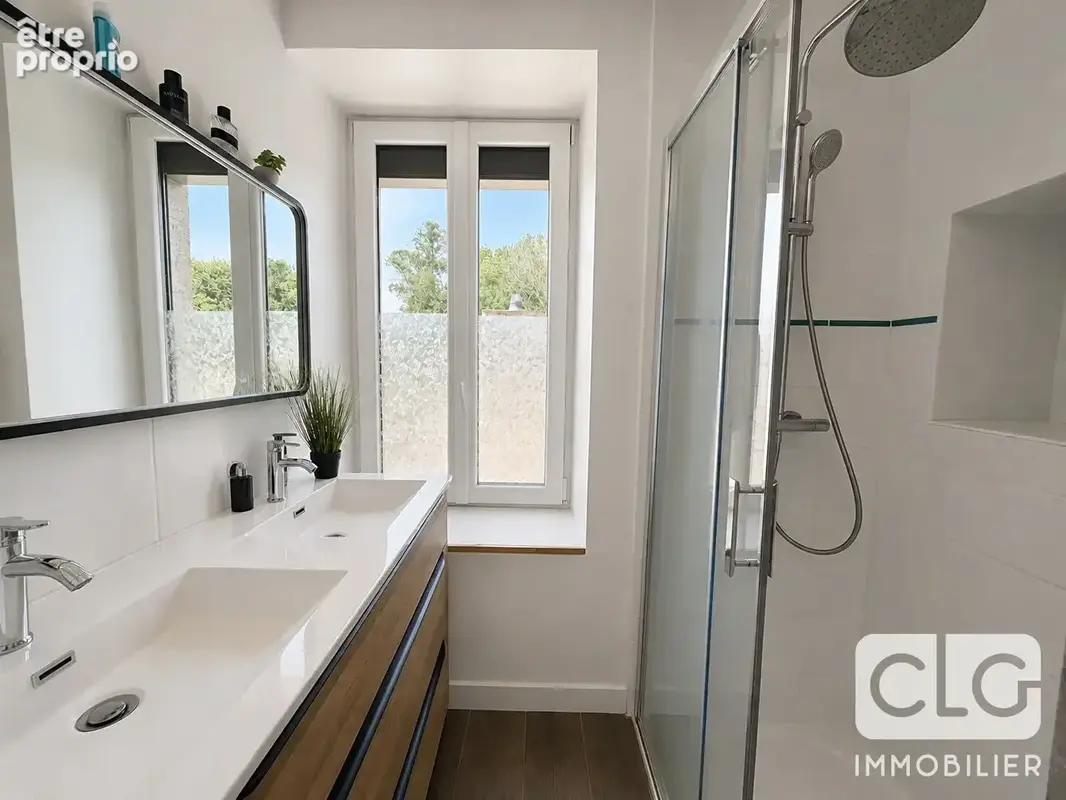 Maison Saint Evarzec 8 pièce(s) 255.95 m2 (dont 1 2 pièces et 1 studio) - photo 17