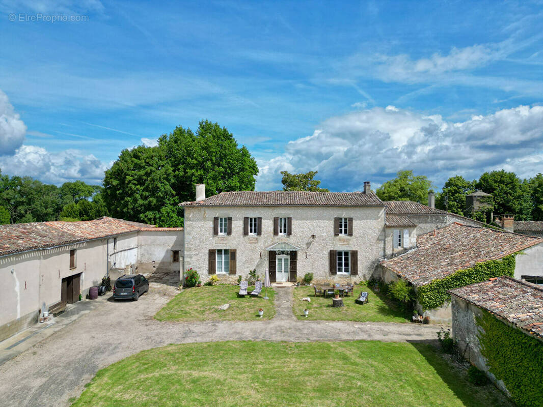 Maison à PINEUILH