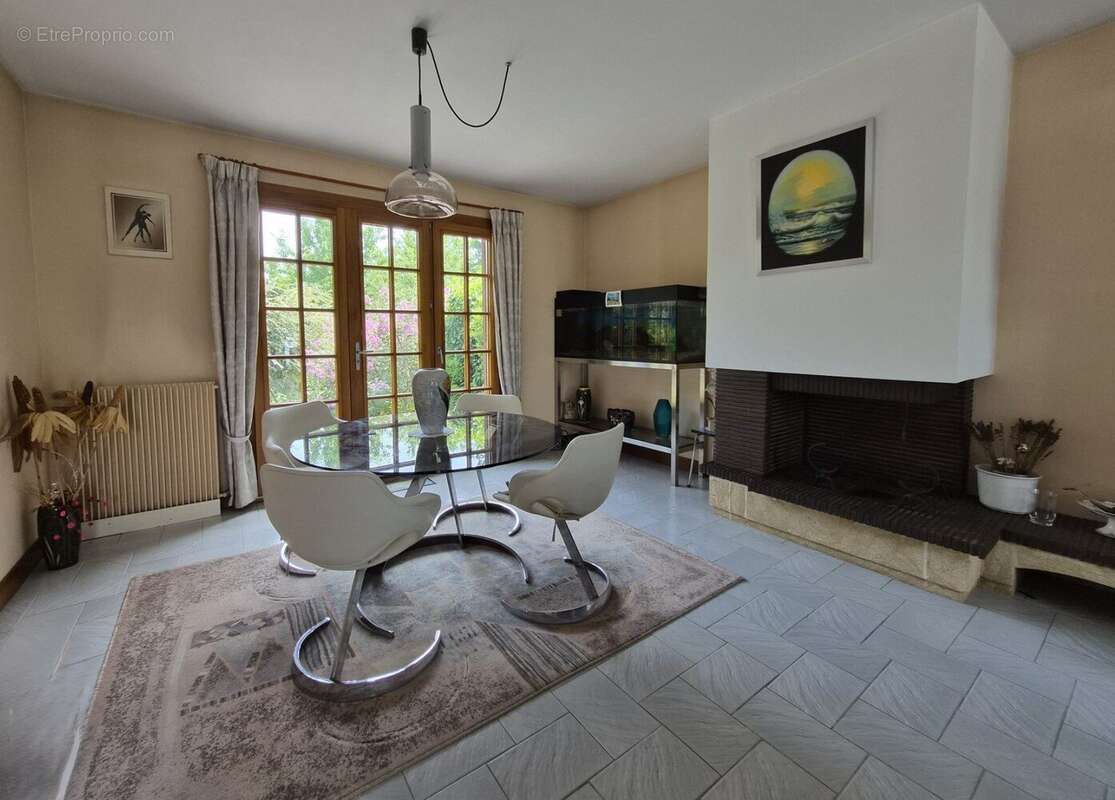 Maison à LA FRETTE-SUR-SEINE
