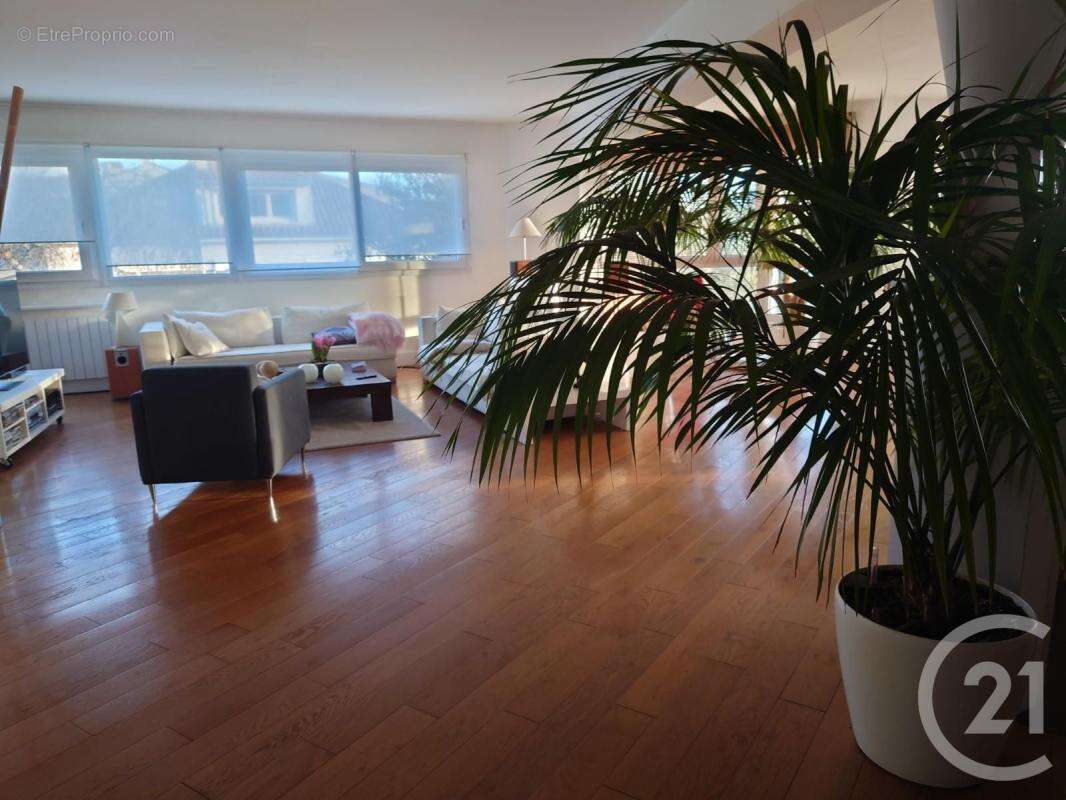 Appartement 152 m² à Fontenay-Sous-Bois  - photo 2