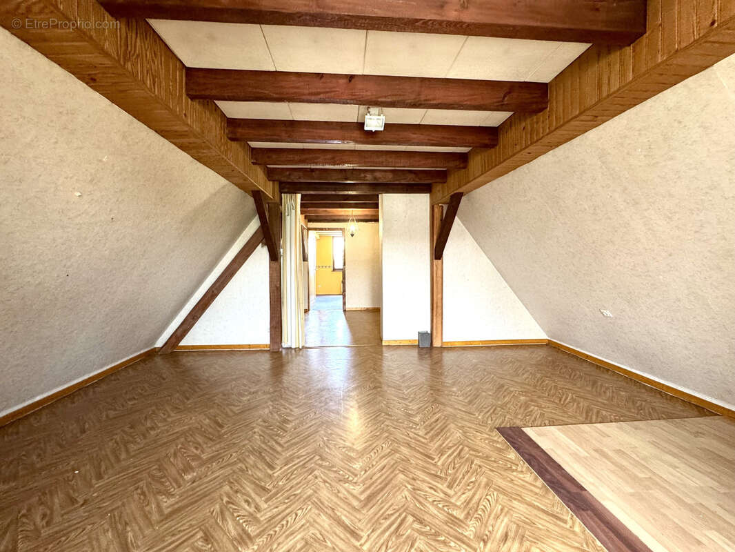 Vendenheim   spacieux duplex 6 pièces avec cour privative et beau potentiel - photo 13