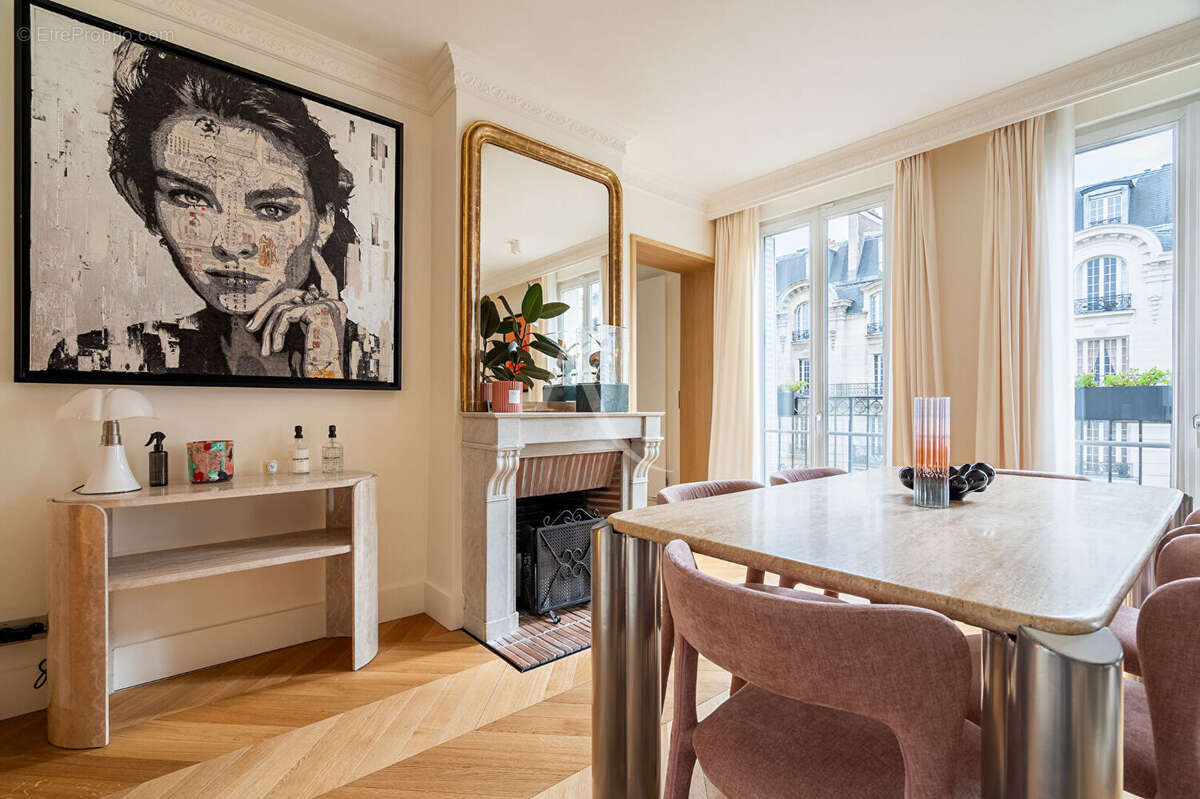 Appartement à PARIS-7E