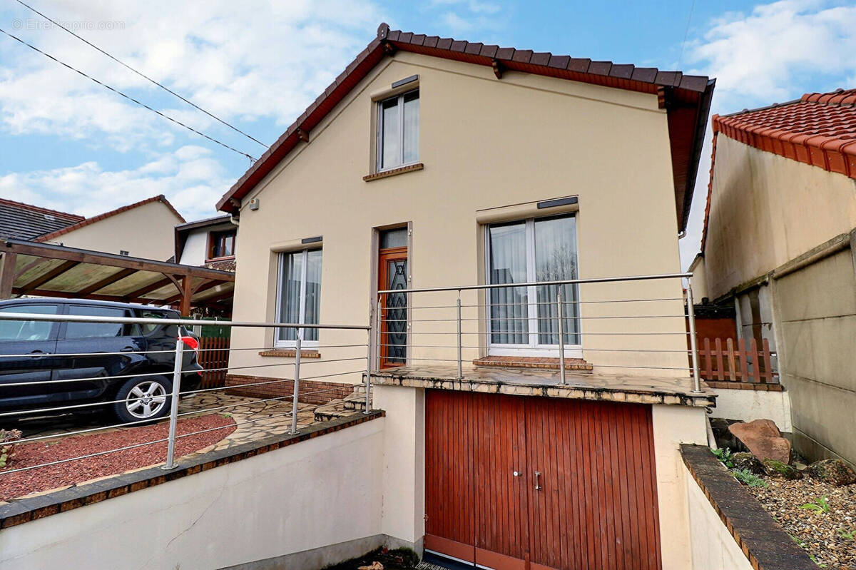 Maison à LE BLANC-MESNIL