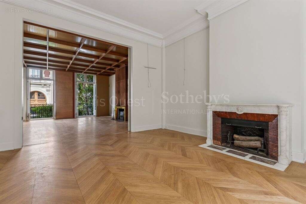 Maison à PARIS-16E