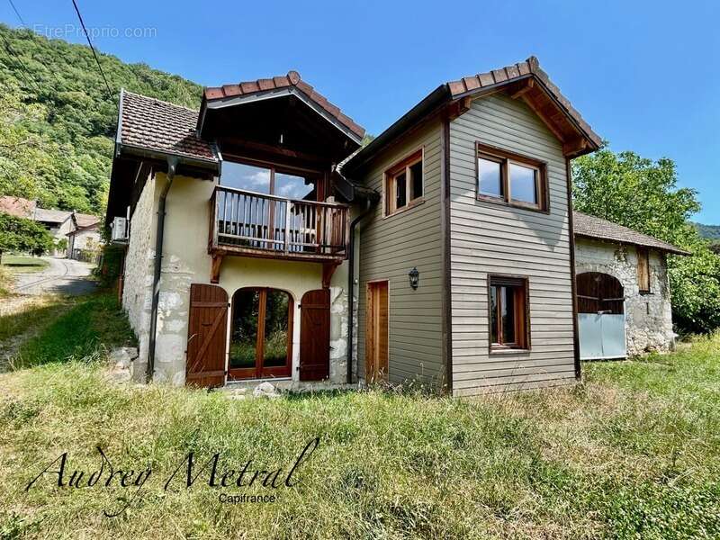 Maison en pierre avec piscine + terrain à vendre à SERRIERES EN CHAUTAGNE (73), 50 min de Genève et d'Annecy, 35 min d'Aix-les-B - photo 17