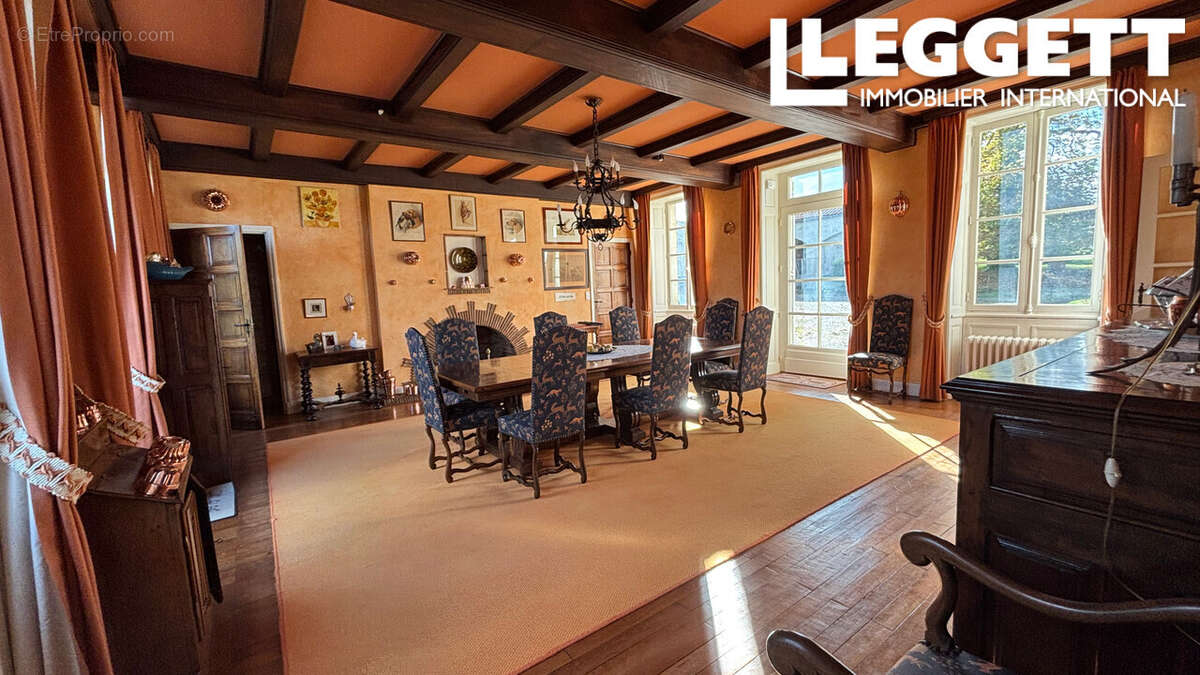 Maison à COGNAC