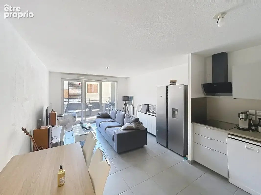 Grand Appartement T3 Traversant avec grande terrasse, parking sous sol, Métro à pieds - photo 3
