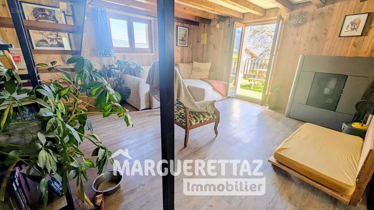 Maison à LA TOUR